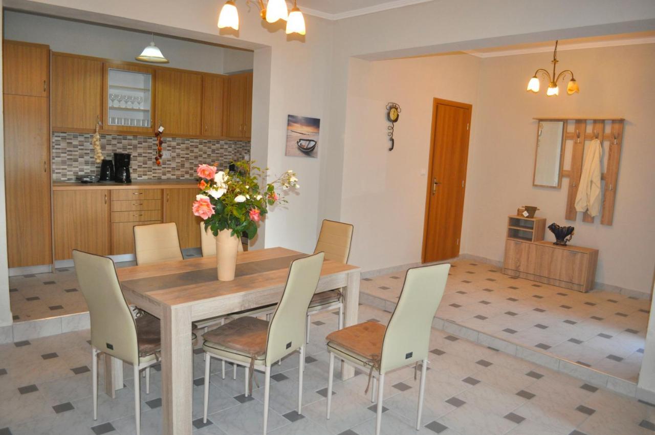 Large Apartment By The Pool - Pelekas Beach, Corfu Экстерьер фото