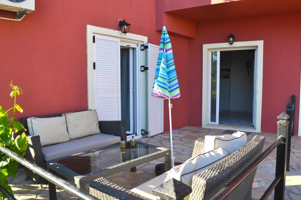 Large Apartment By The Pool - Pelekas Beach, Corfu Экстерьер фото
