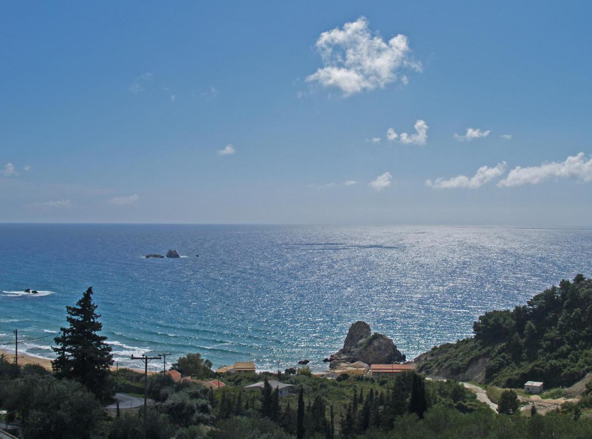Large Apartment By The Pool - Pelekas Beach, Corfu Экстерьер фото