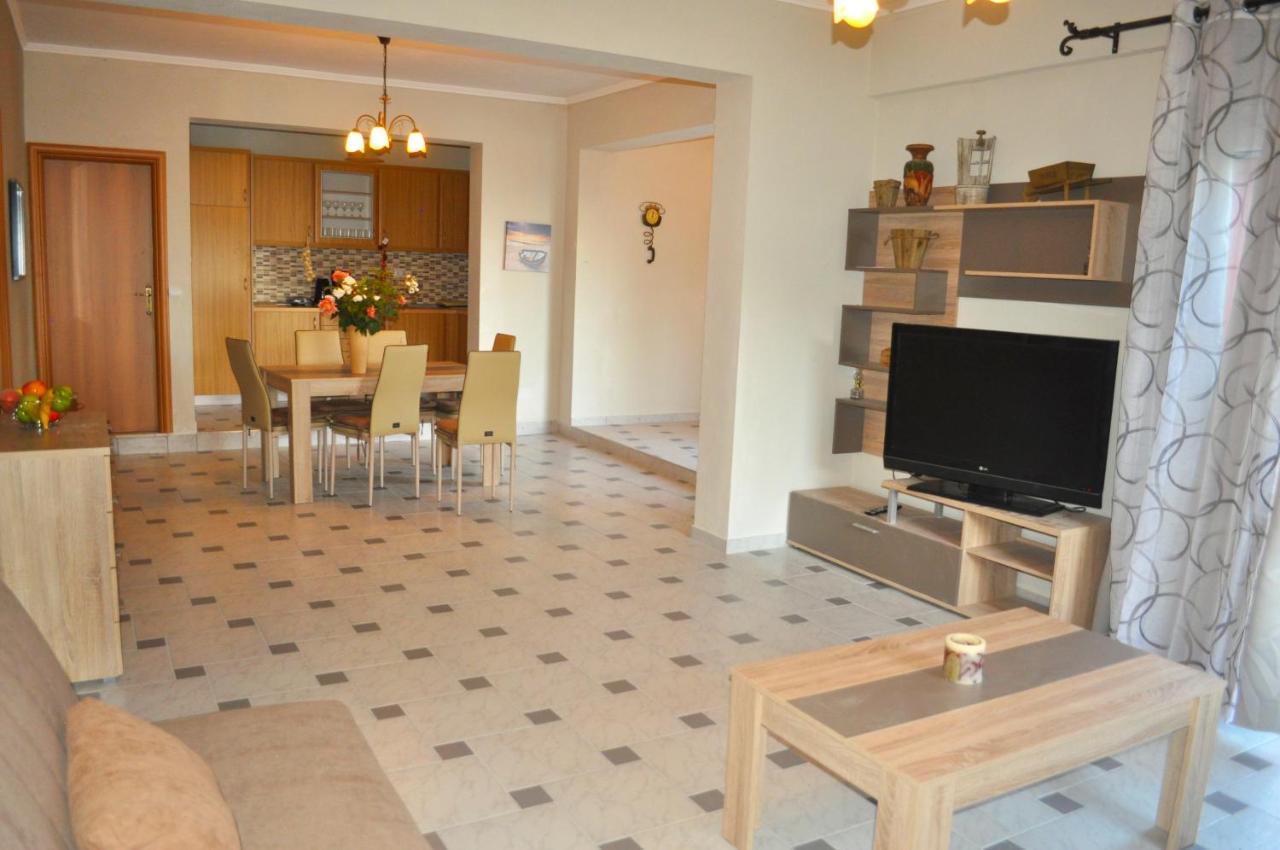 Large Apartment By The Pool - Pelekas Beach, Corfu Экстерьер фото
