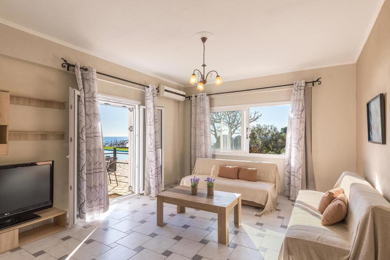 Large Apartment By The Pool - Pelekas Beach, Corfu Экстерьер фото
